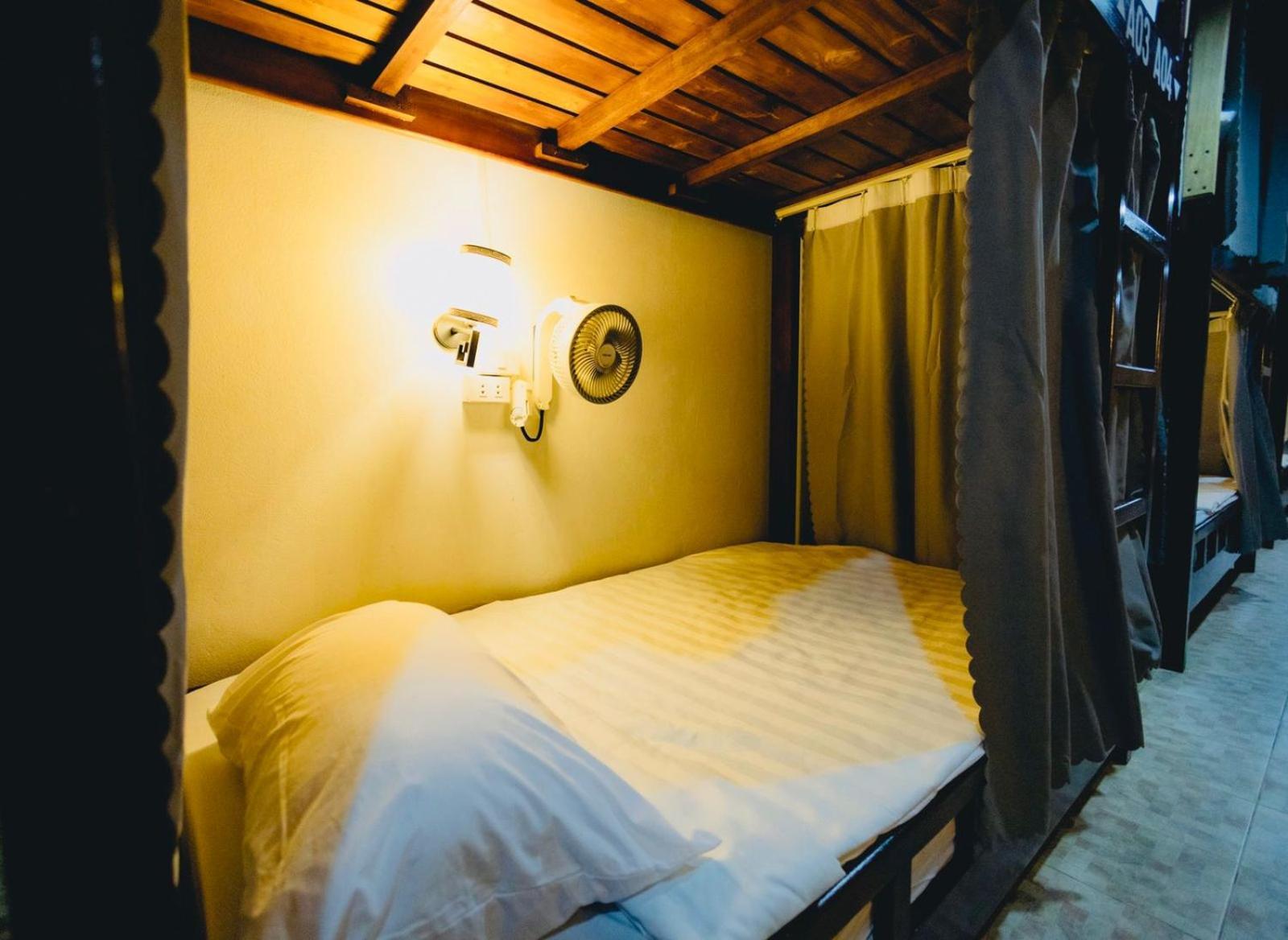 Chanthavong Hostel 루앙프라방 외부 사진